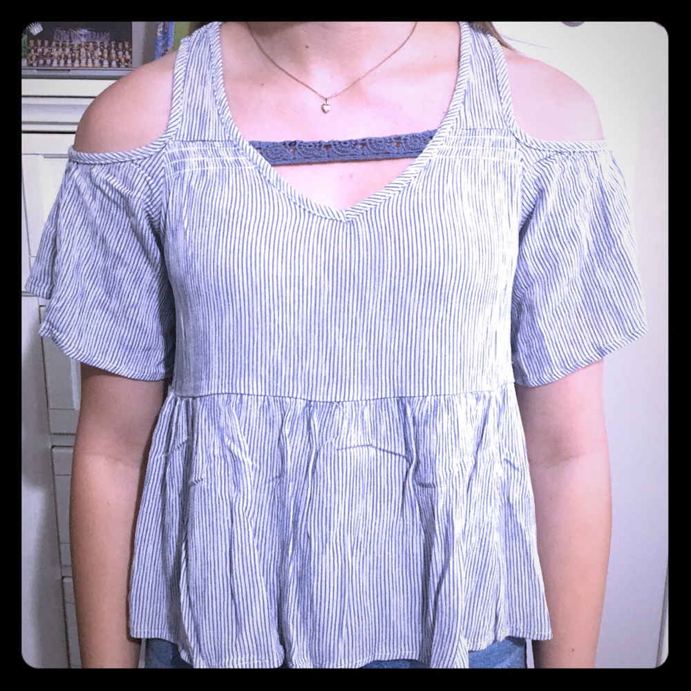 Eyeshadow Cold Shoulder Top